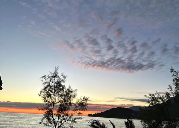 Potami Seashell Hotel *