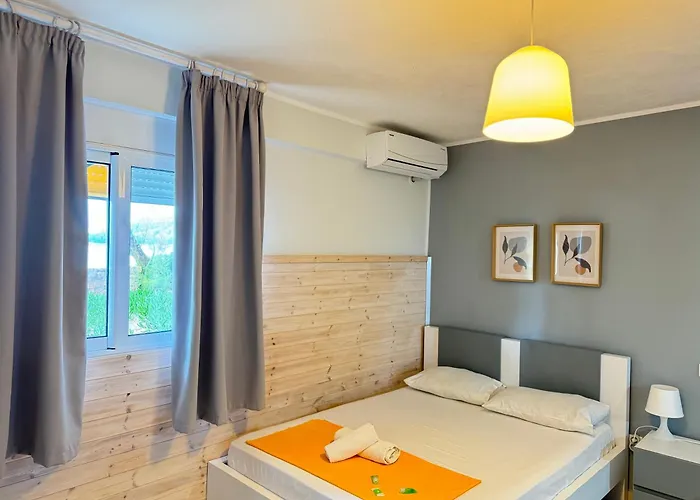 Potami Seashell Himara